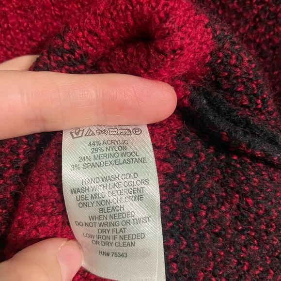 Tahari Buffalo Plaid Sweater - Picture 3 of 6